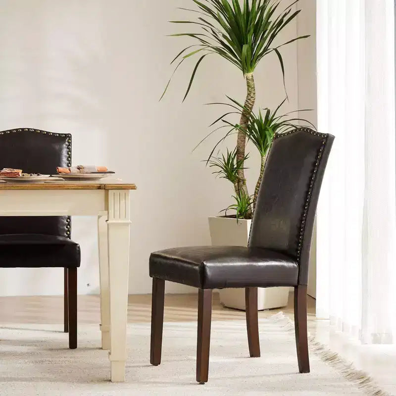 Lot de 2 chaises de salle à manger à dossier haut rembourrées en PU avec garniture cloutée, chaises de salle à manger d'appoint sans accoudoirs pour salle à manger, cuisine